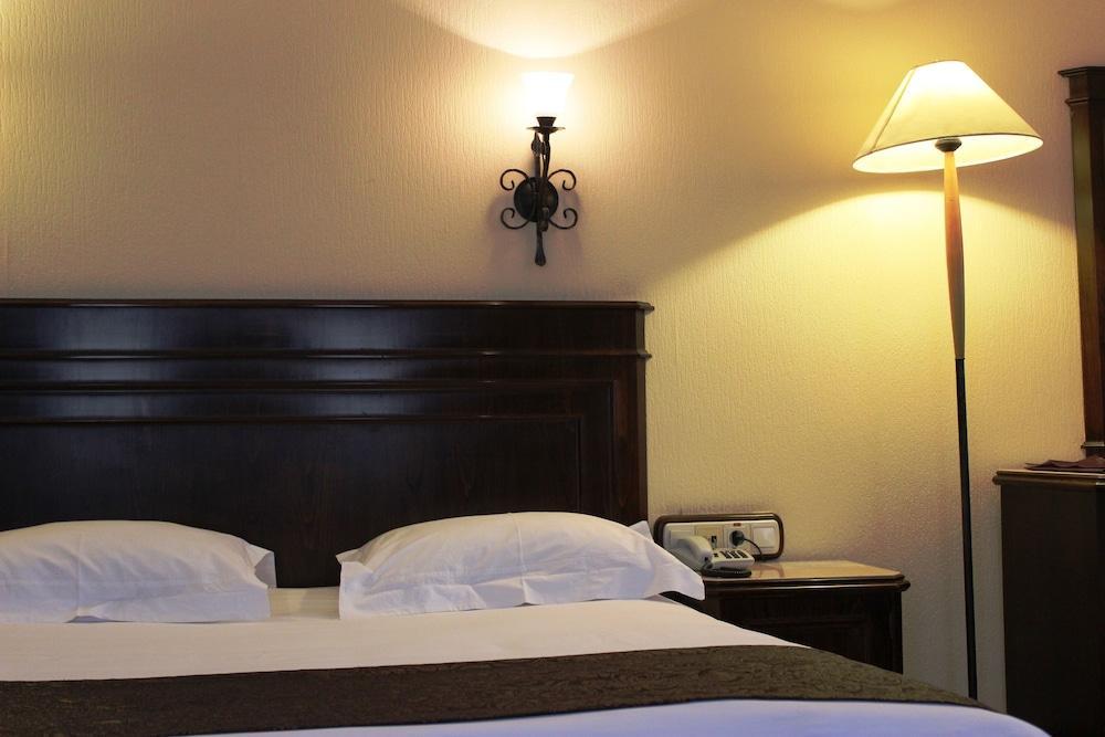 Montania Town Hotel מודניה מראה חיצוני תמונה