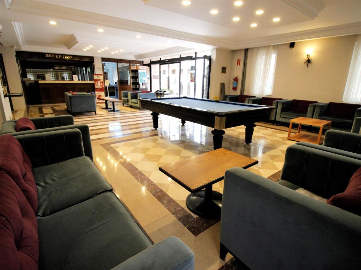 Montania Town Hotel מודניה מראה חיצוני תמונה