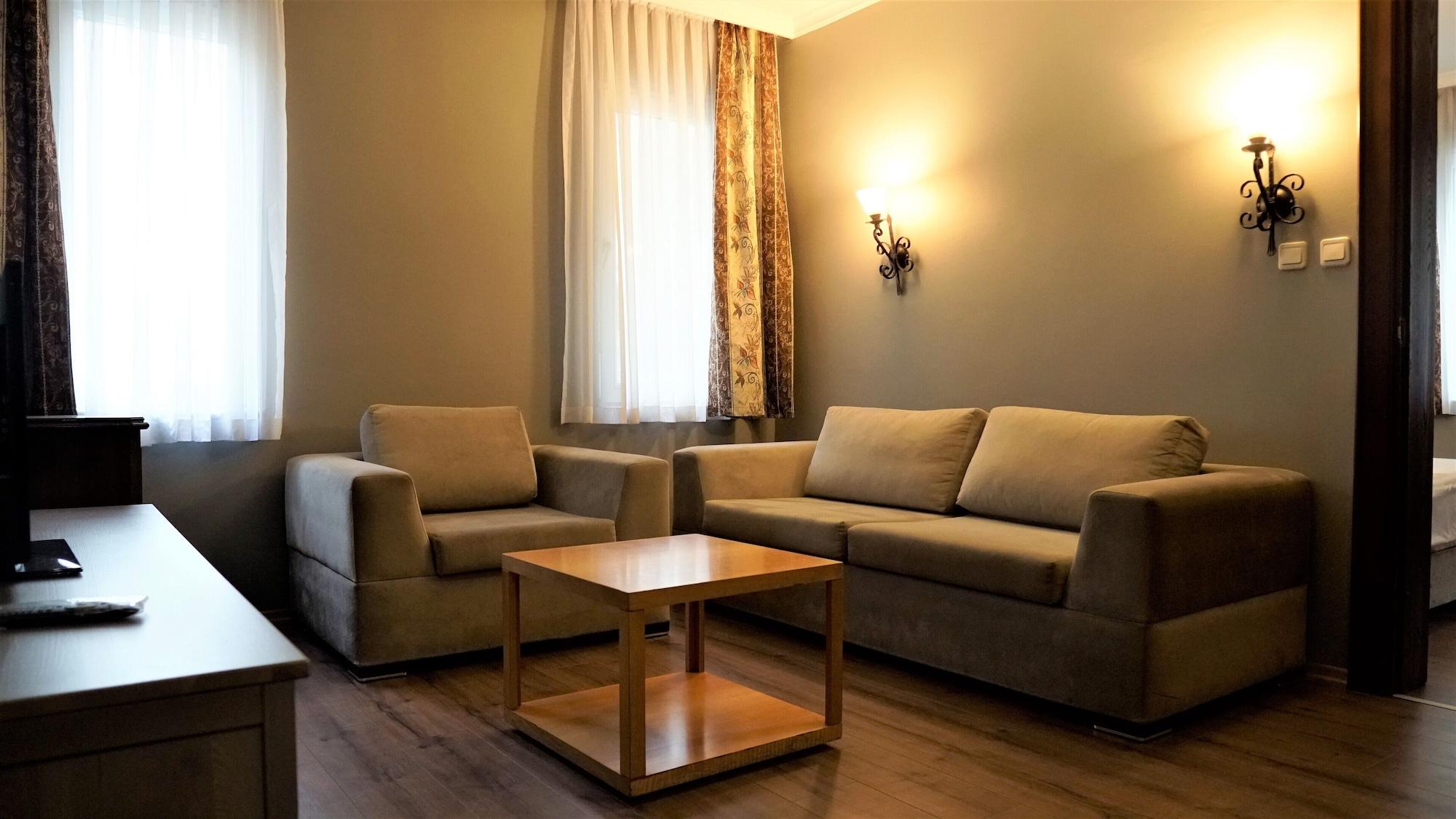 Montania Town Hotel מודניה מראה חיצוני תמונה