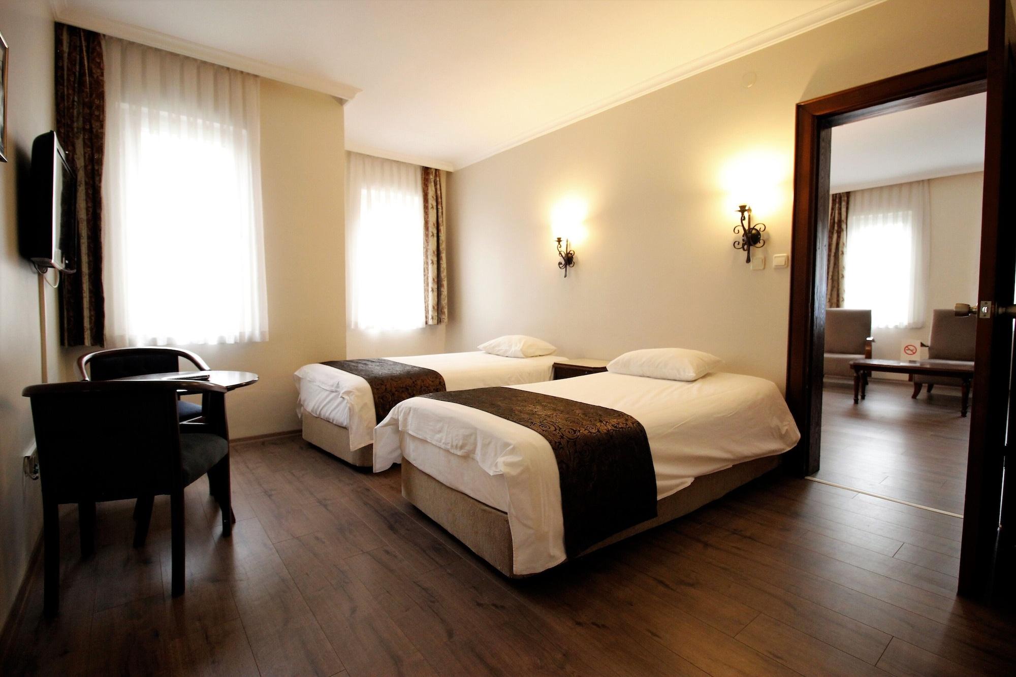 Montania Town Hotel מודניה מראה חיצוני תמונה