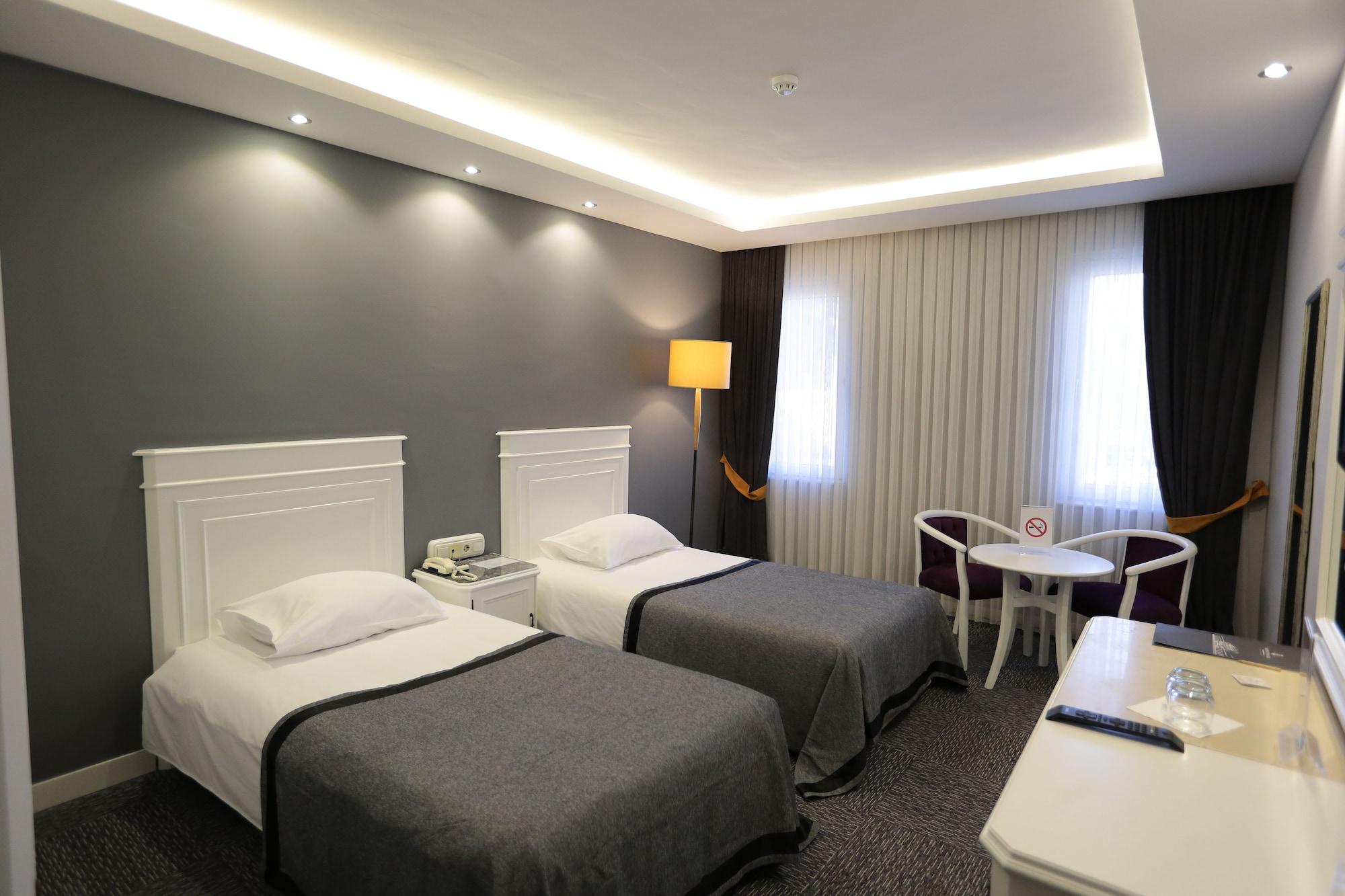 Montania Town Hotel מודניה מראה חיצוני תמונה
