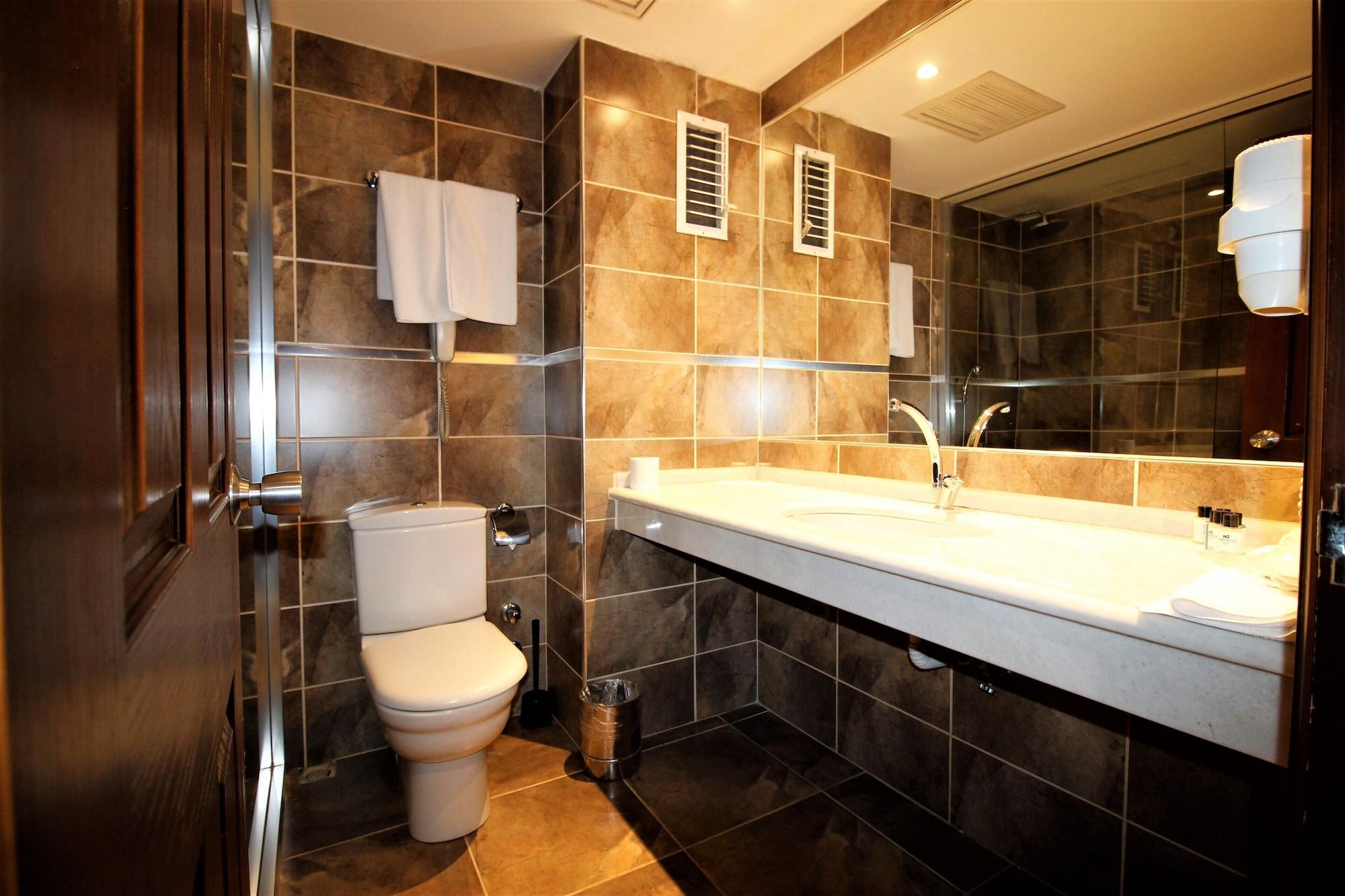Montania Town Hotel מודניה מראה חיצוני תמונה