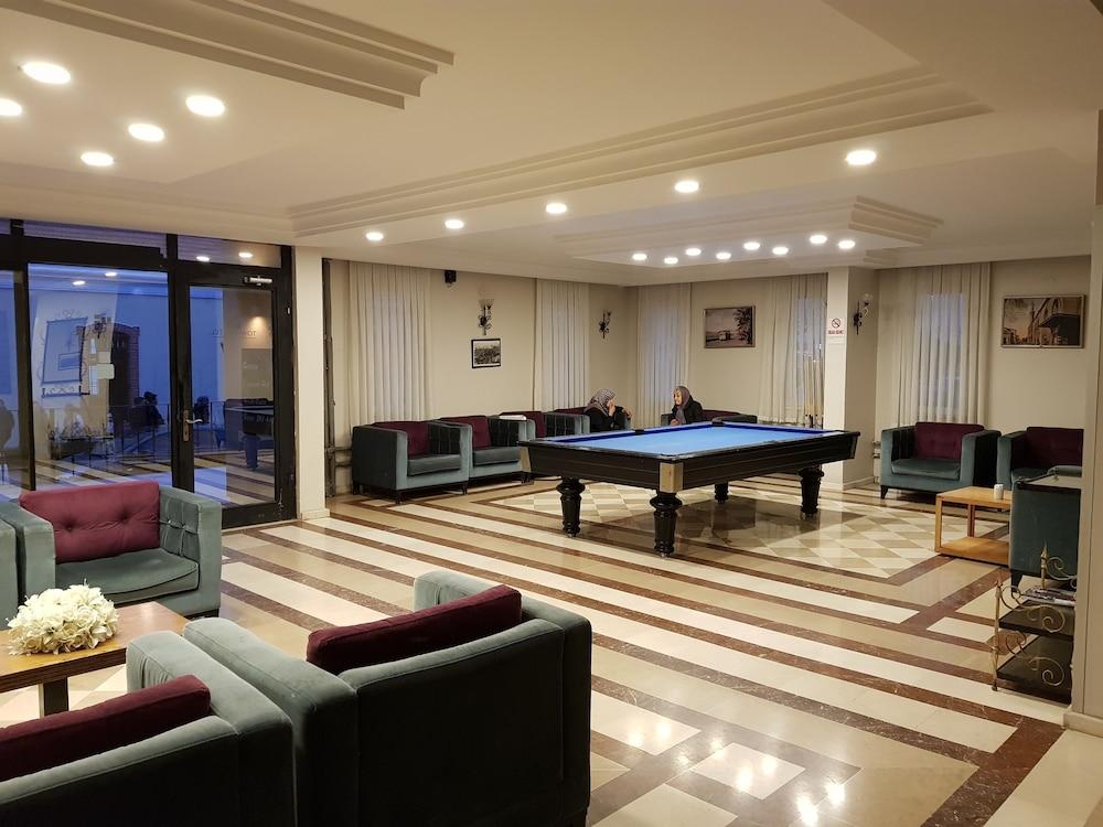 Montania Town Hotel מודניה מראה חיצוני תמונה