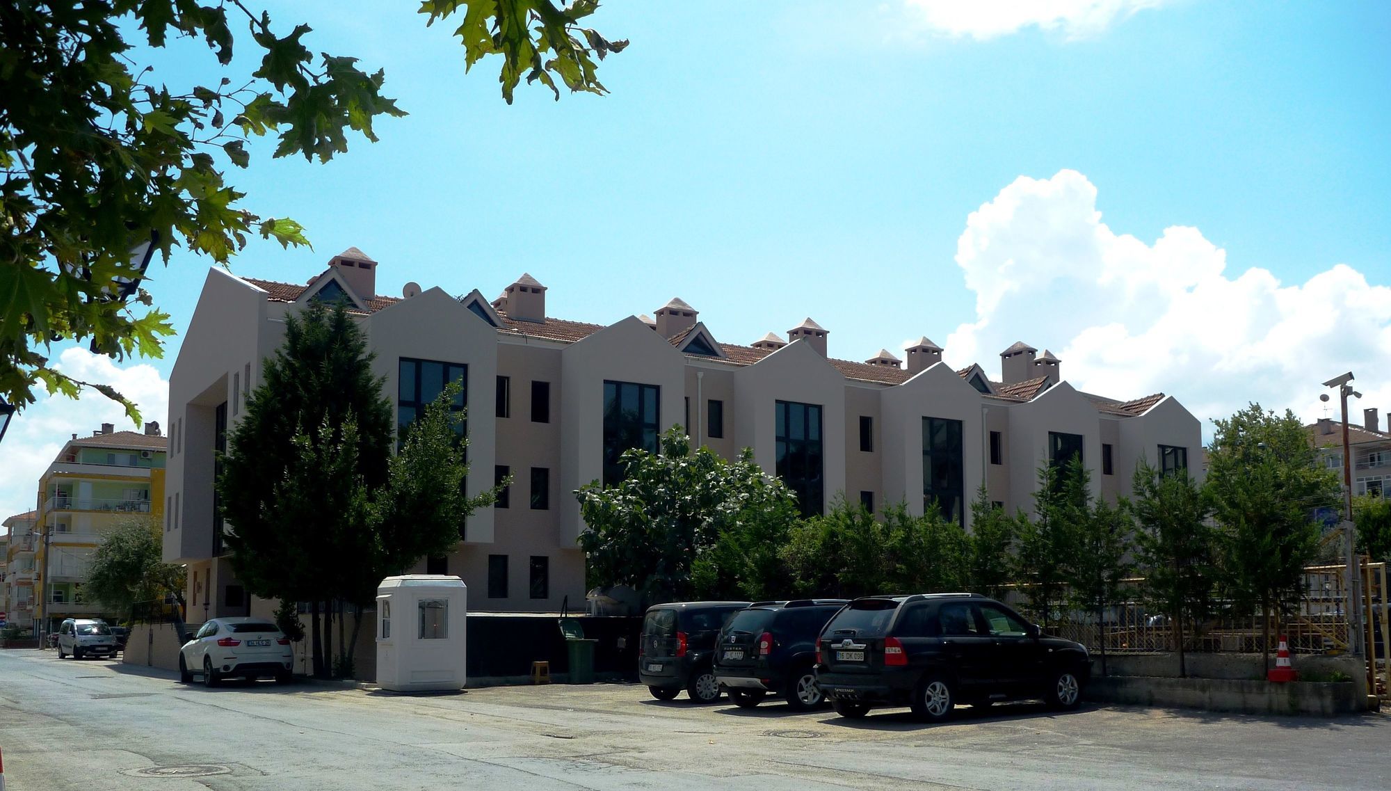 Montania Town Hotel מודניה מראה חיצוני תמונה