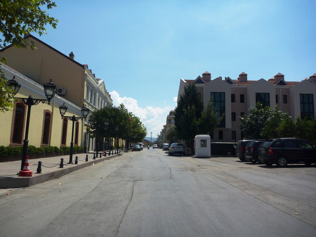 Montania Town Hotel מודניה מראה חיצוני תמונה