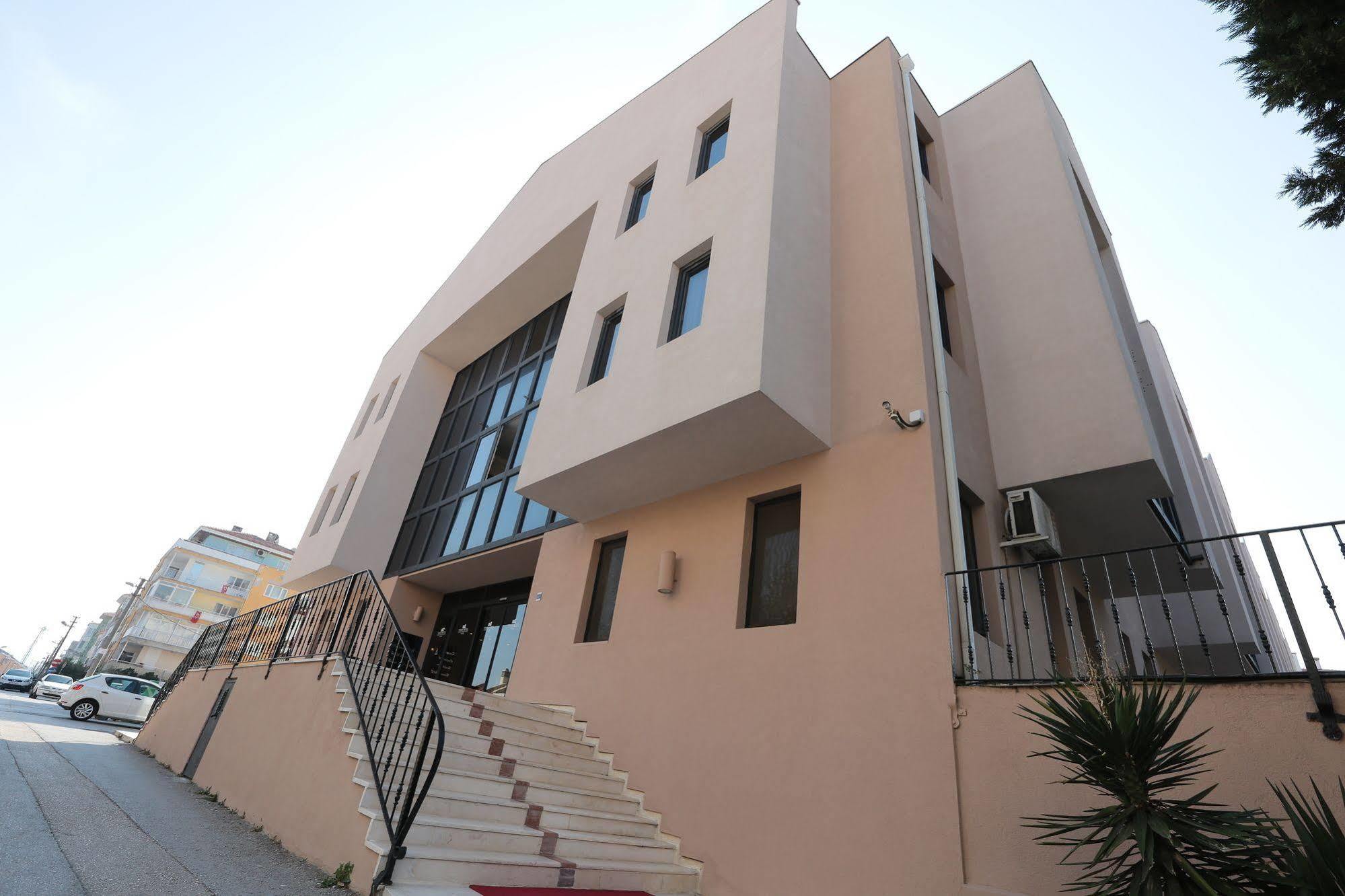 Montania Town Hotel מודניה מראה חיצוני תמונה