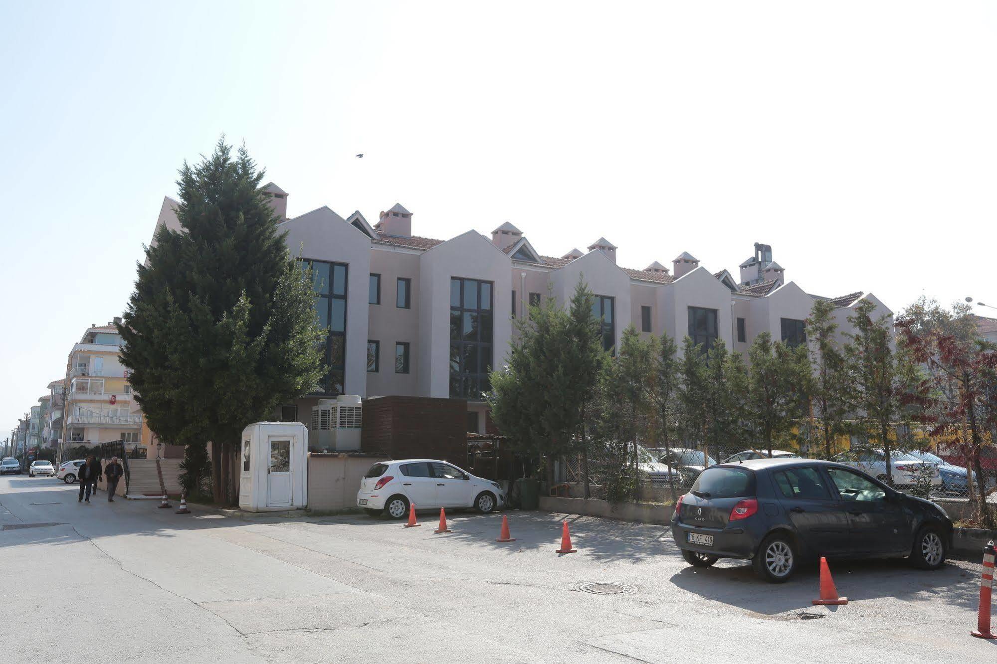 Montania Town Hotel מודניה מראה חיצוני תמונה