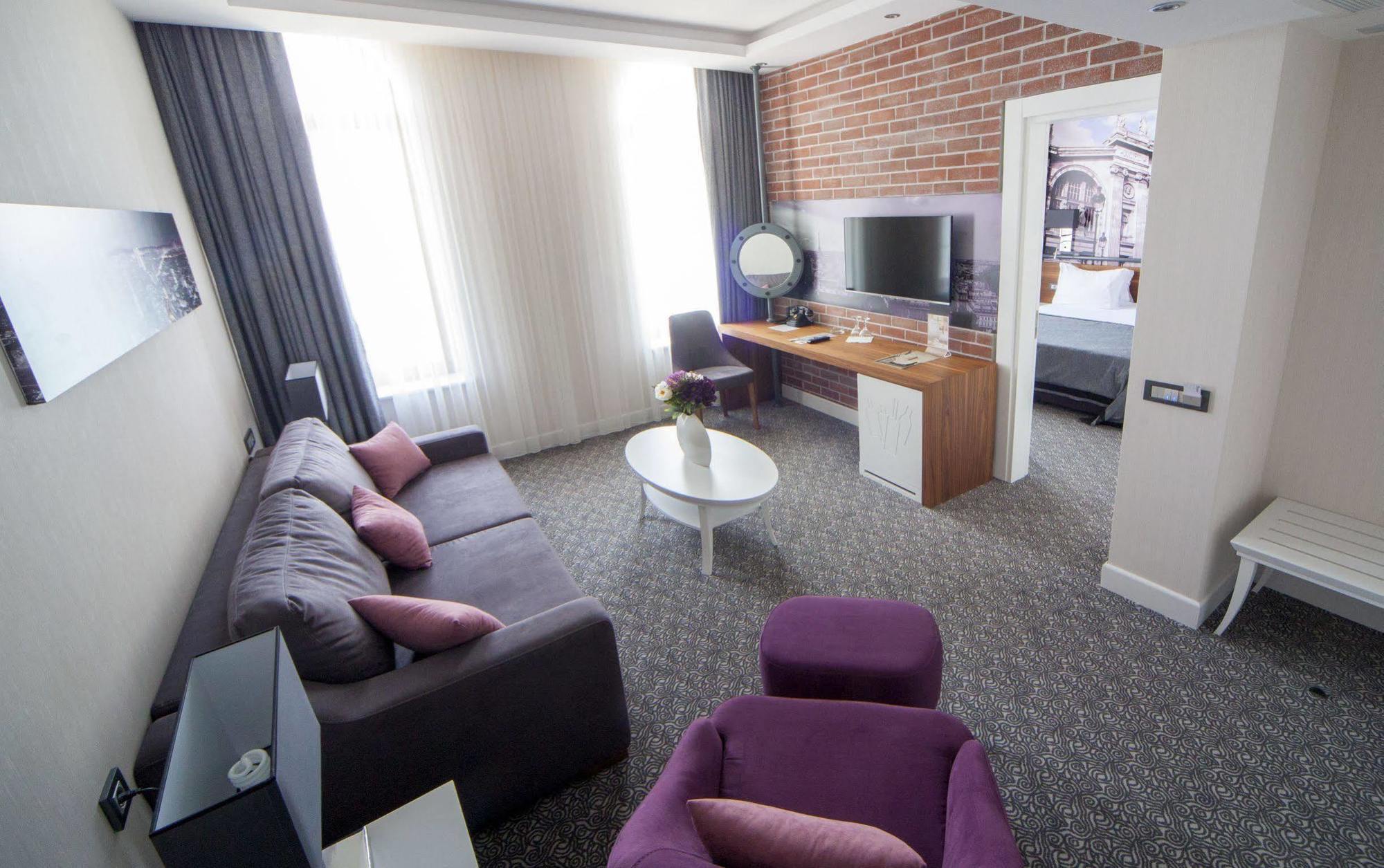 Montania Town Hotel מודניה מראה חיצוני תמונה