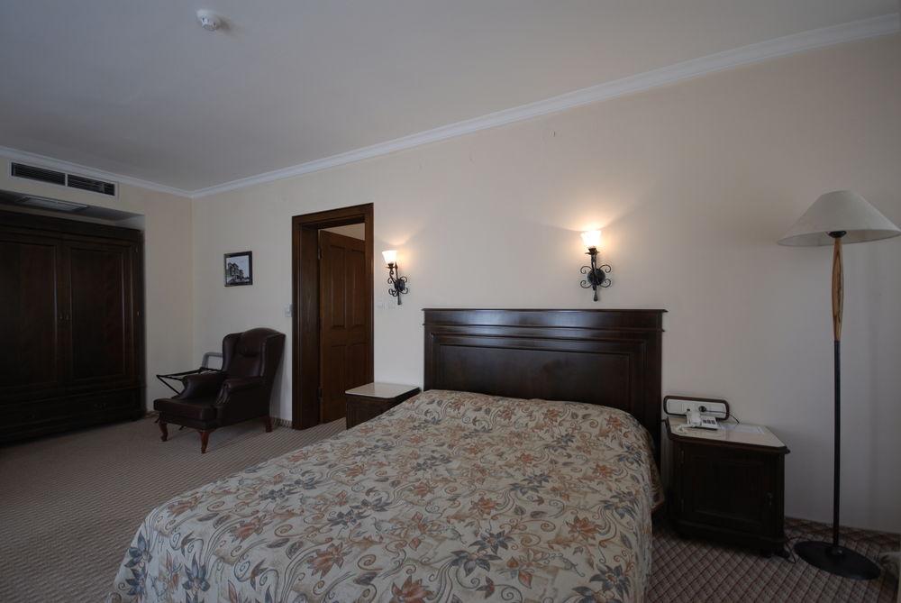 Montania Town Hotel מודניה מראה חיצוני תמונה